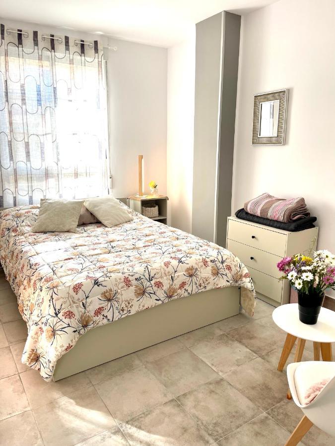 Comfortable Carolina En Alicante Bagian luar foto